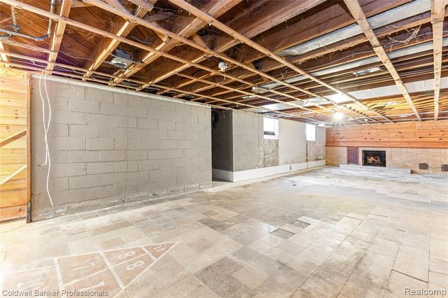 23161 Valley View Drive, Southfield, MI 48033