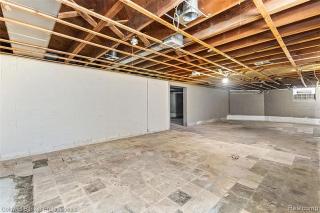 23161 Valley View Drive, Southfield, MI 48033