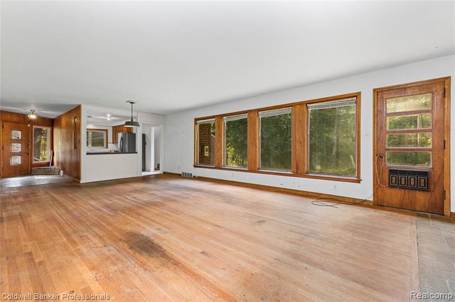 23161 Valley View Drive, Southfield, MI 48033