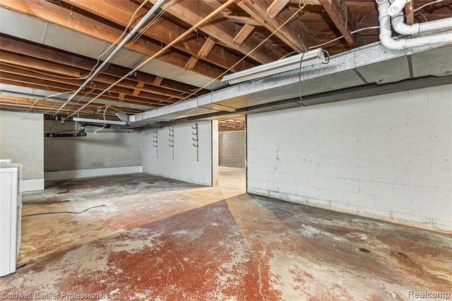 23161 Valley View Drive, Southfield, MI 48033