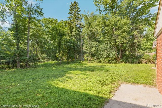 23161 Valley View Drive, Southfield, MI 48033