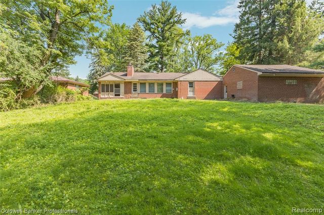 23161 Valley View Drive, Southfield, MI 48033