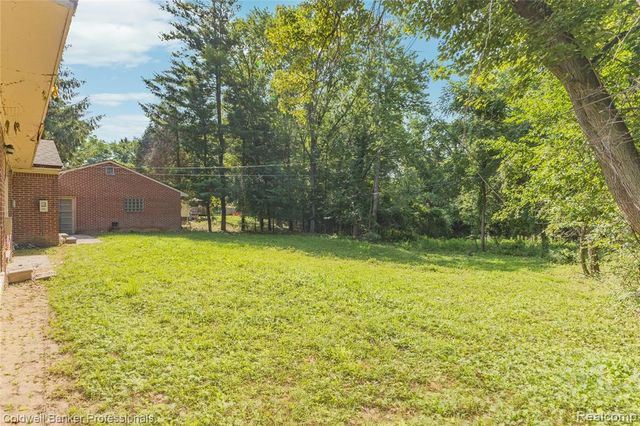 23161 Valley View Drive, Southfield, MI 48033