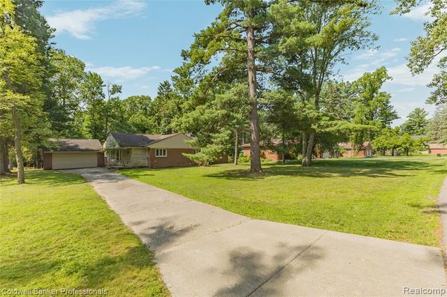 23161 Valley View Drive, Southfield, MI 48033