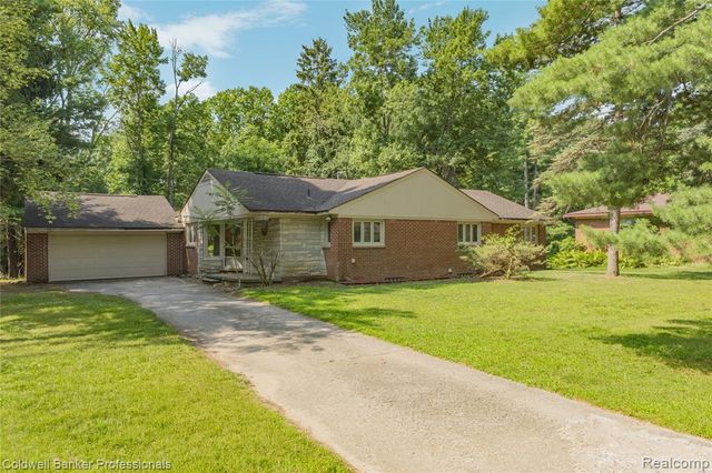 23161 Valley View Drive, Southfield, MI 48033