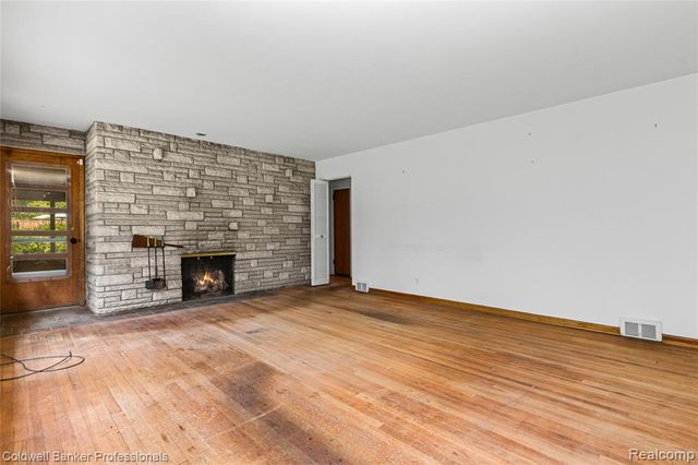 23161 Valley View Drive, Southfield, MI 48033