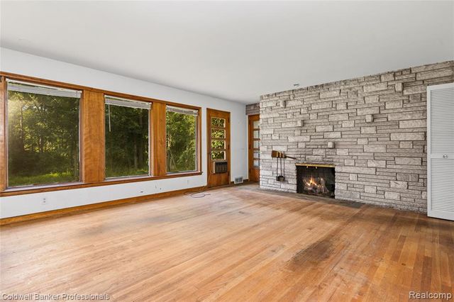 23161 Valley View Drive, Southfield, MI 48033