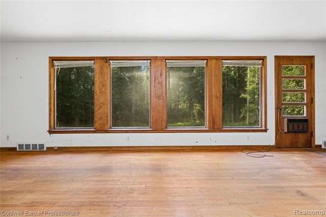 23161 Valley View Drive, Southfield, MI 48033