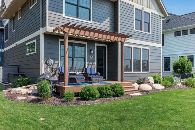 7769 N Shore Circle N, Forest Lake, MN 55025