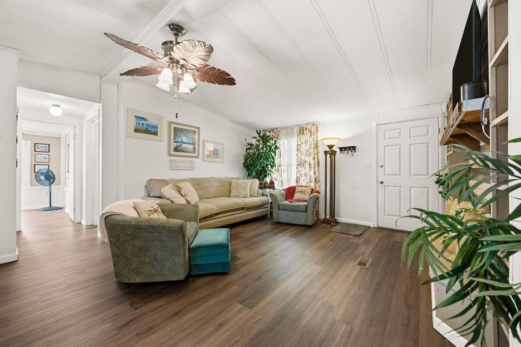 728 Garden Lake Dr., Garden City Beach, SC 29576 — photo 4
