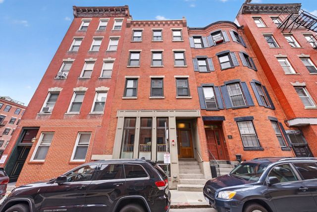8 Garden Court 2, Boston, MA 02113