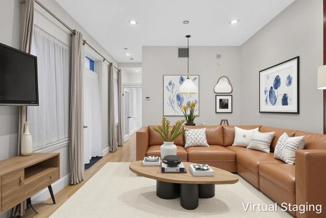 8 Garden Court 2, Boston, MA 02113