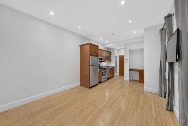 8 Garden Court 2, Boston, MA 02113