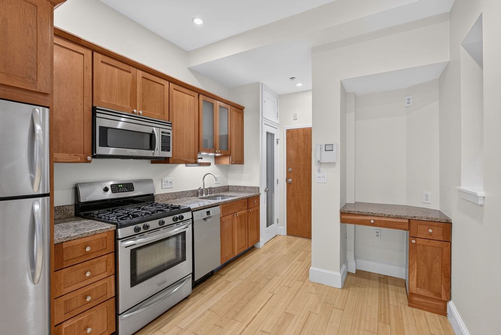8 Garden Court 2, Boston, MA 02113