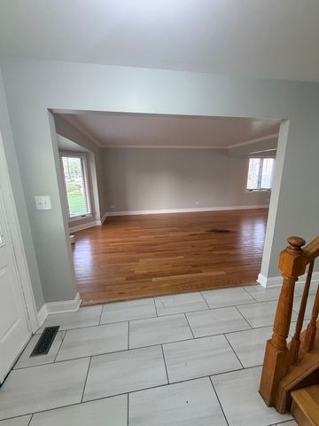 5327 Northwestern Drive, Matteson, IL 60443