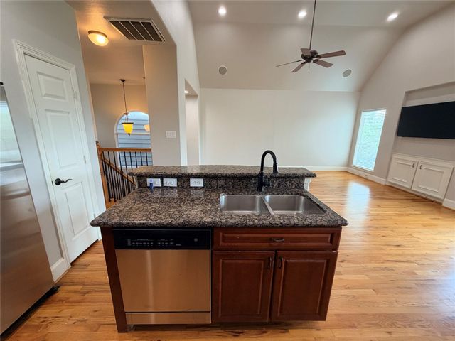 307 Grove Street, Houston, TX 77020
