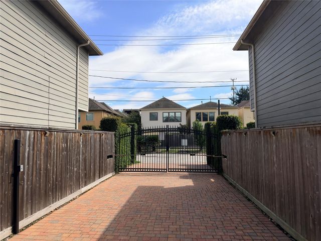 307 Grove Street, Houston, TX 77020