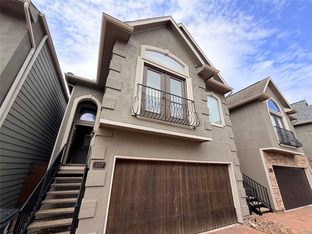 307 Grove Street, Houston, TX 77020