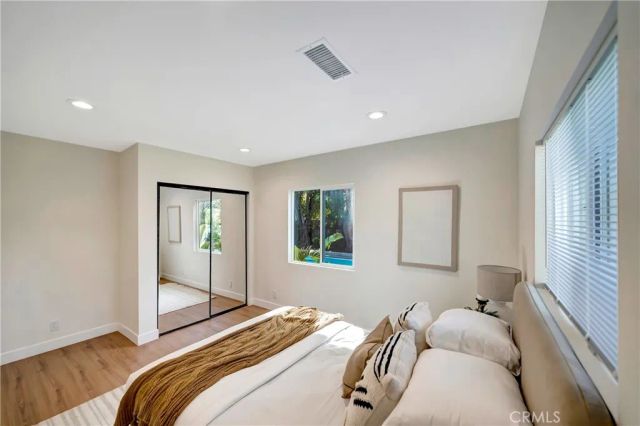 22120 Costanso Street, Woodland Hills, CA 91364