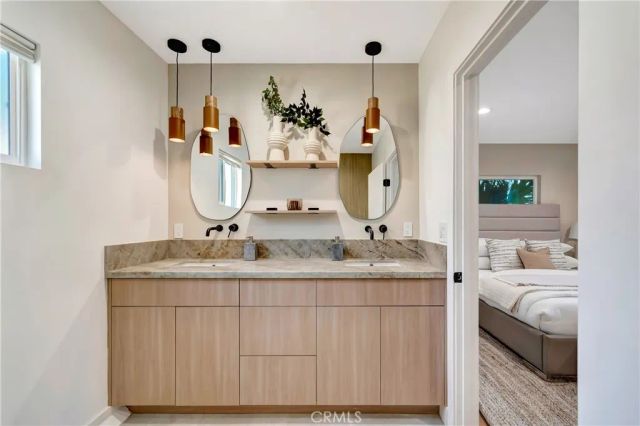 22120 Costanso Street, Woodland Hills, CA 91364