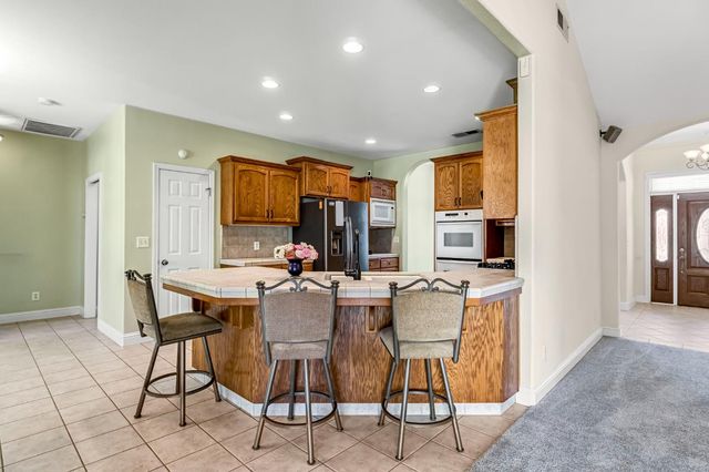 26041 Wayside Drive, Madera, CA 93638