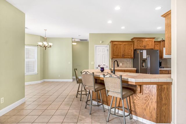 26041 Wayside Drive, Madera, CA 93638