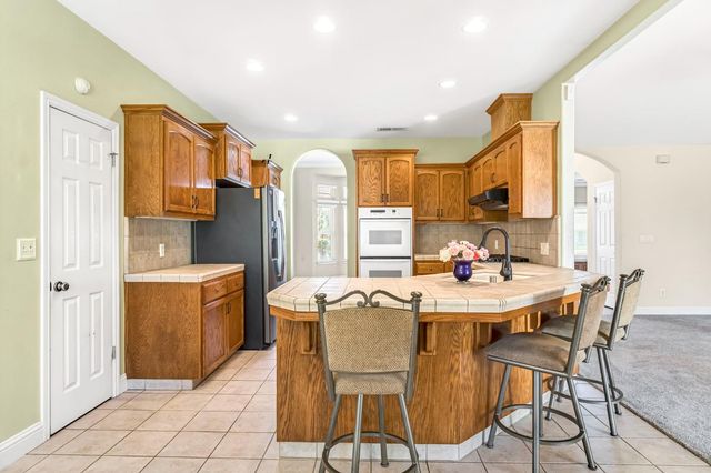 26041 Wayside Drive, Madera, CA 93638