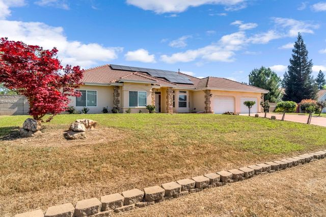 26041 Wayside Drive, Madera, CA 93638