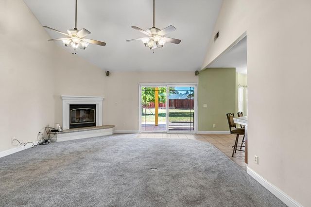 26041 Wayside Drive, Madera, CA 93638