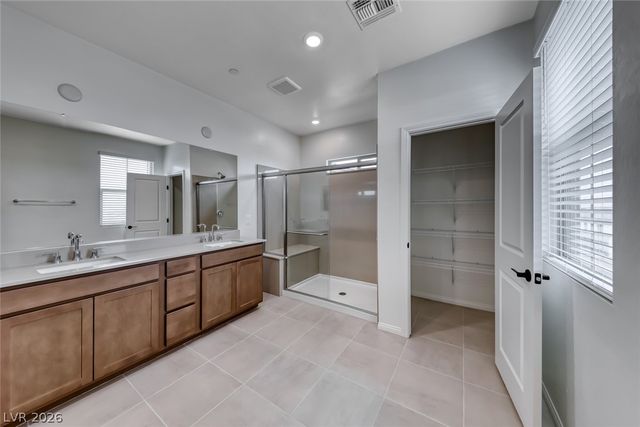 560 Preston Oak Place, Las Vegas, NV 89138