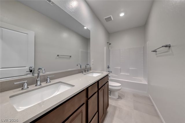 560 Preston Oak Place, Las Vegas, NV 89138