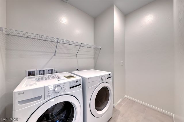 560 Preston Oak Place, Las Vegas, NV 89138