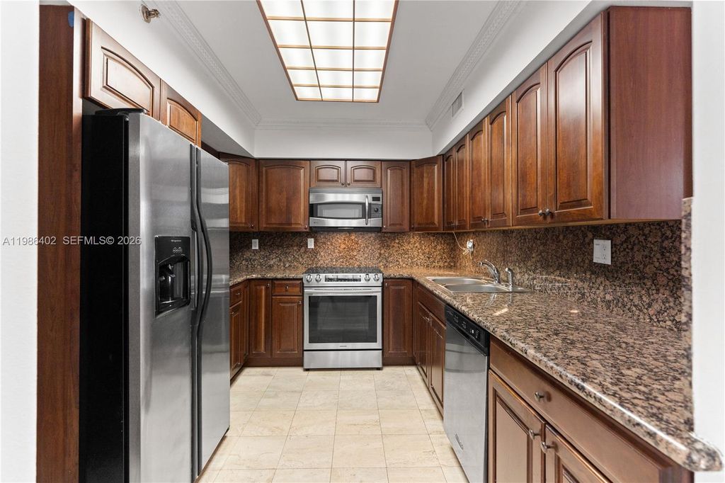 3600 Mystic Pointe Dr 310, Aventura, FL 33180