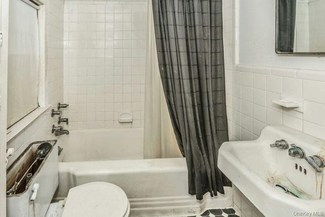 113 Murray Avenue, Port Washington, NY 11050