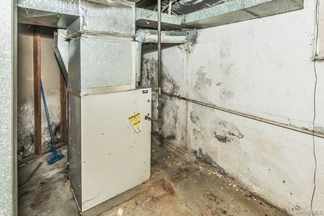 113 Murray Avenue, Port Washington, NY 11050