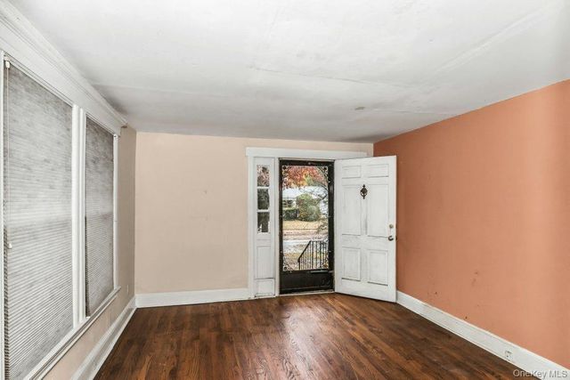 113 Murray Avenue, Port Washington, NY 11050