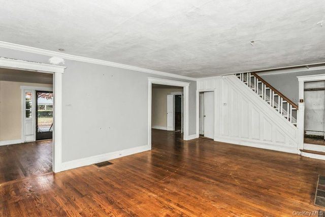 113 Murray Avenue, Port Washington, NY 11050