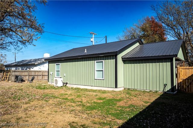 1141 W Delaware Street, Westville, OK 74965