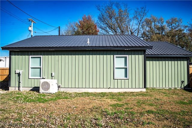 1141 W Delaware Street, Westville, OK 74965