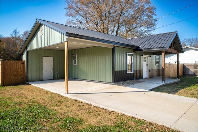 1141 W Delaware Street, Westville, OK 74965