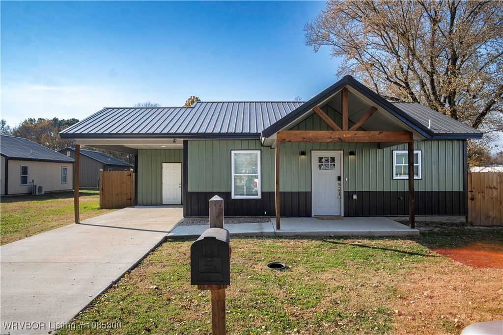1141 W Delaware Street, Westville, OK 74965
