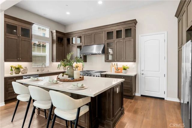 102 Derailer, Irvine, CA 92618