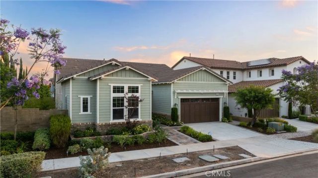 102 Derailer, Irvine, CA 92618