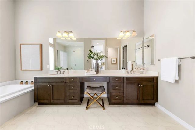 102 Derailer, Irvine, CA 92618