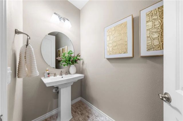 102 Derailer, Irvine, CA 92618