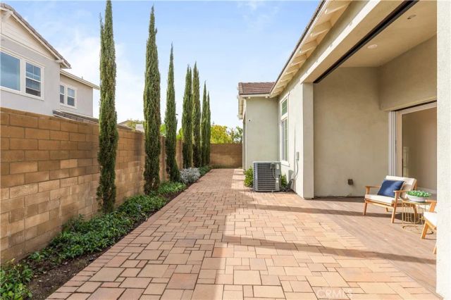 102 Derailer, Irvine, CA 92618