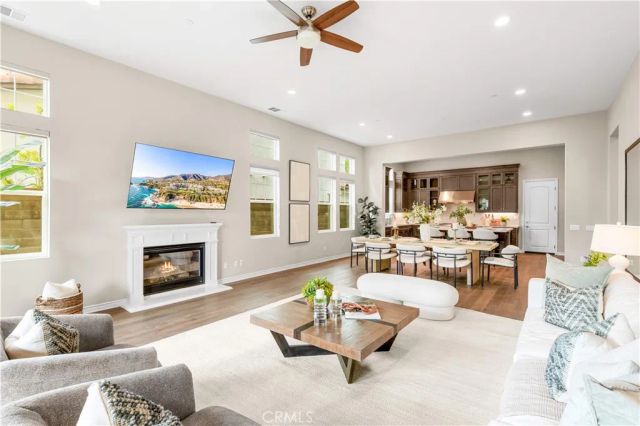 102 Derailer, Irvine, CA 92618