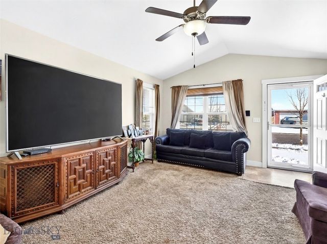 2217 Sturnella Lane, Belgrade, MT 59714