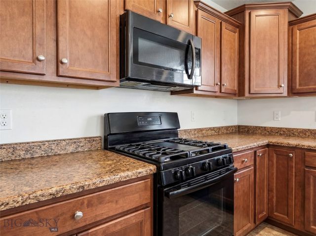 2217 Sturnella Lane, Belgrade, MT 59714