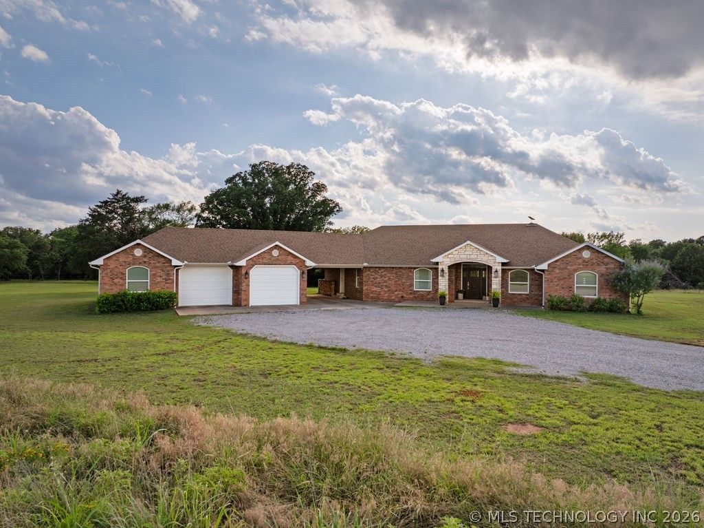 17373 Sumac Road, Madill, OK 73446